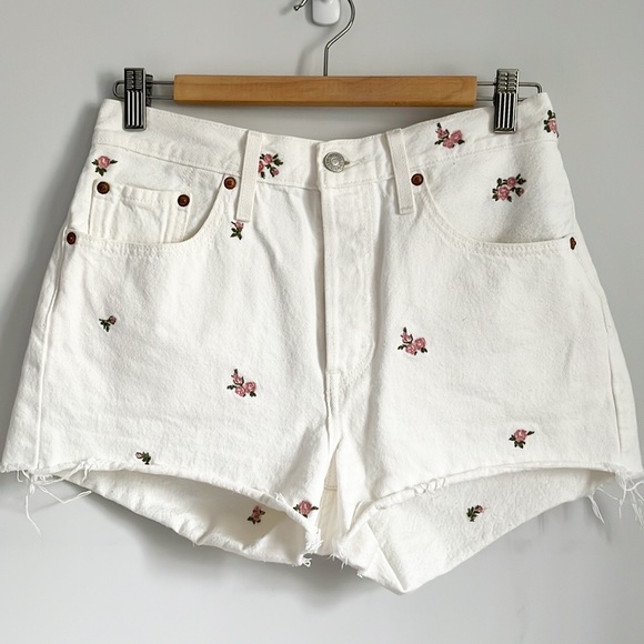 Levi’s Premium 501 Garden Variety Cream Floral High Rise Denim Jeans Shorts 28 - Picture 6 of 15